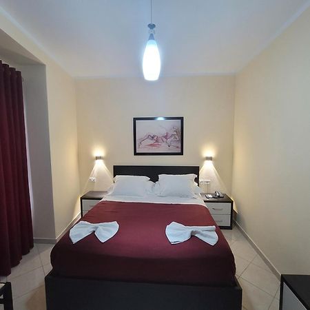 Haris Hotel Vlorë エクステリア 写真