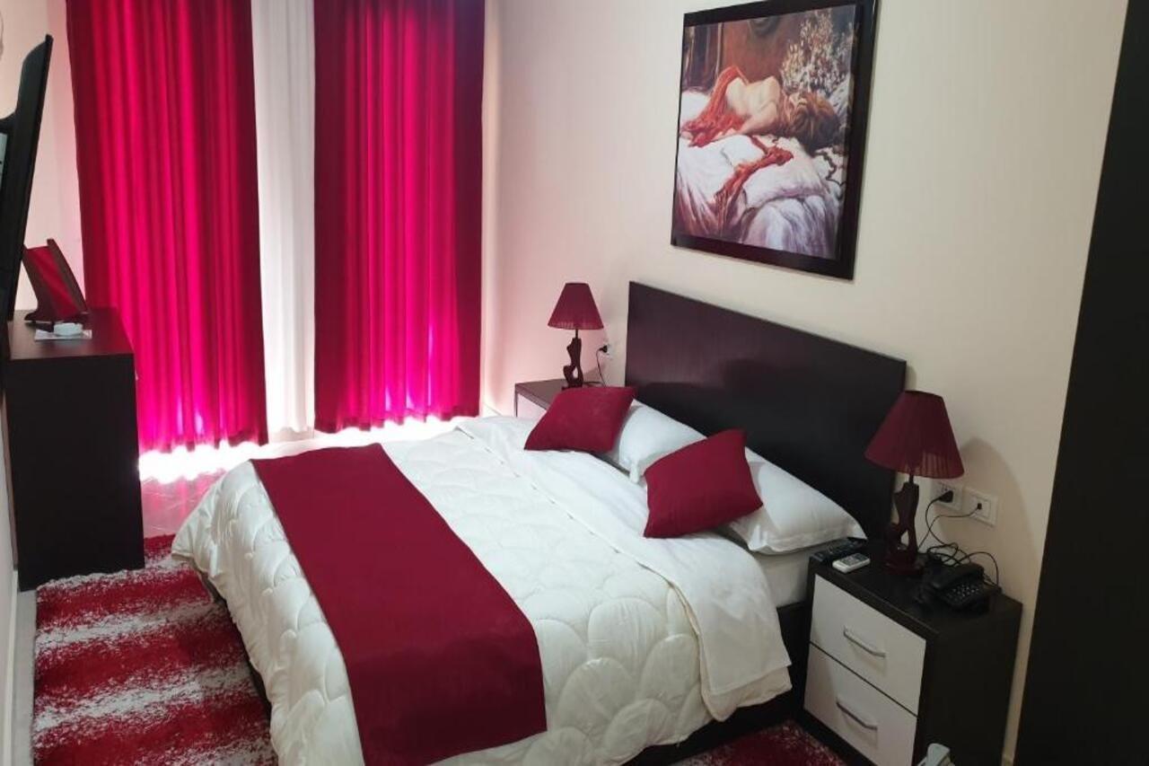 Haris Hotel Vlorë エクステリア 写真
