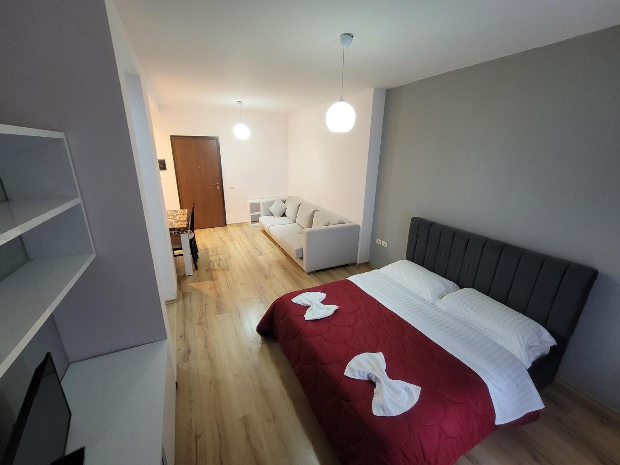 Haris Hotel Vlorë エクステリア 写真