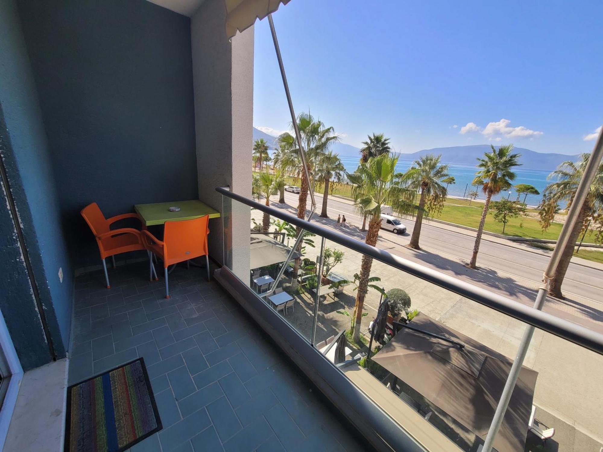 Haris Hotel Vlorë エクステリア 写真