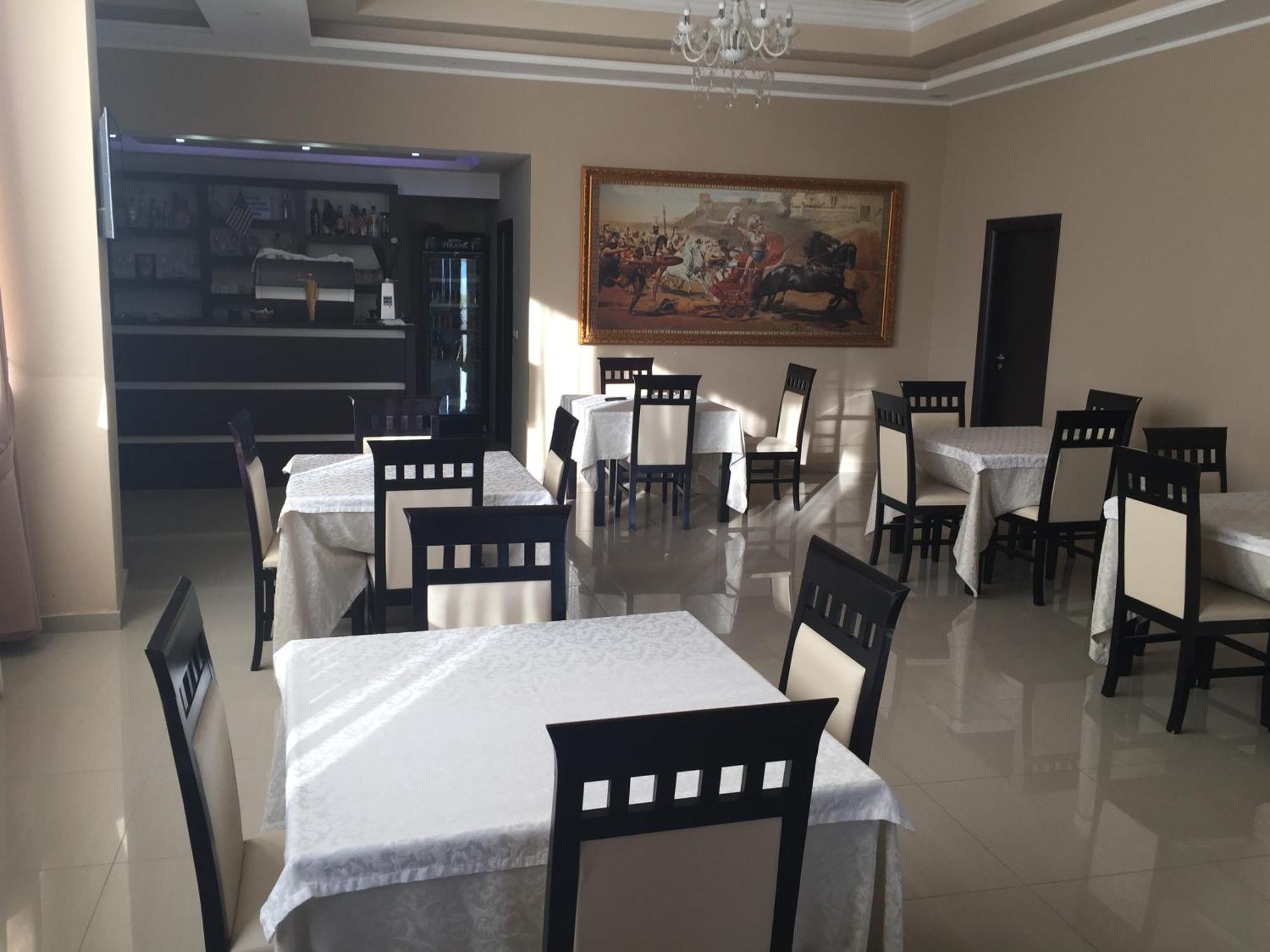 Haris Hotel Vlorë エクステリア 写真