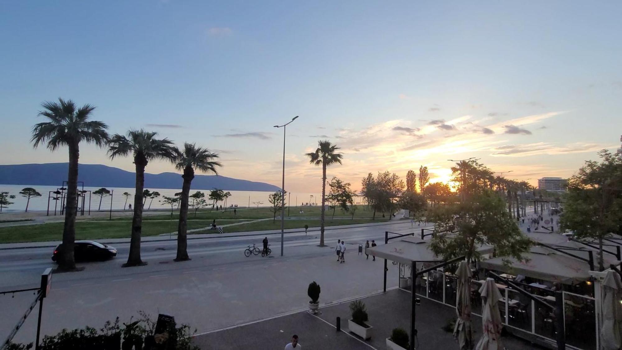 Haris Hotel Vlorë エクステリア 写真