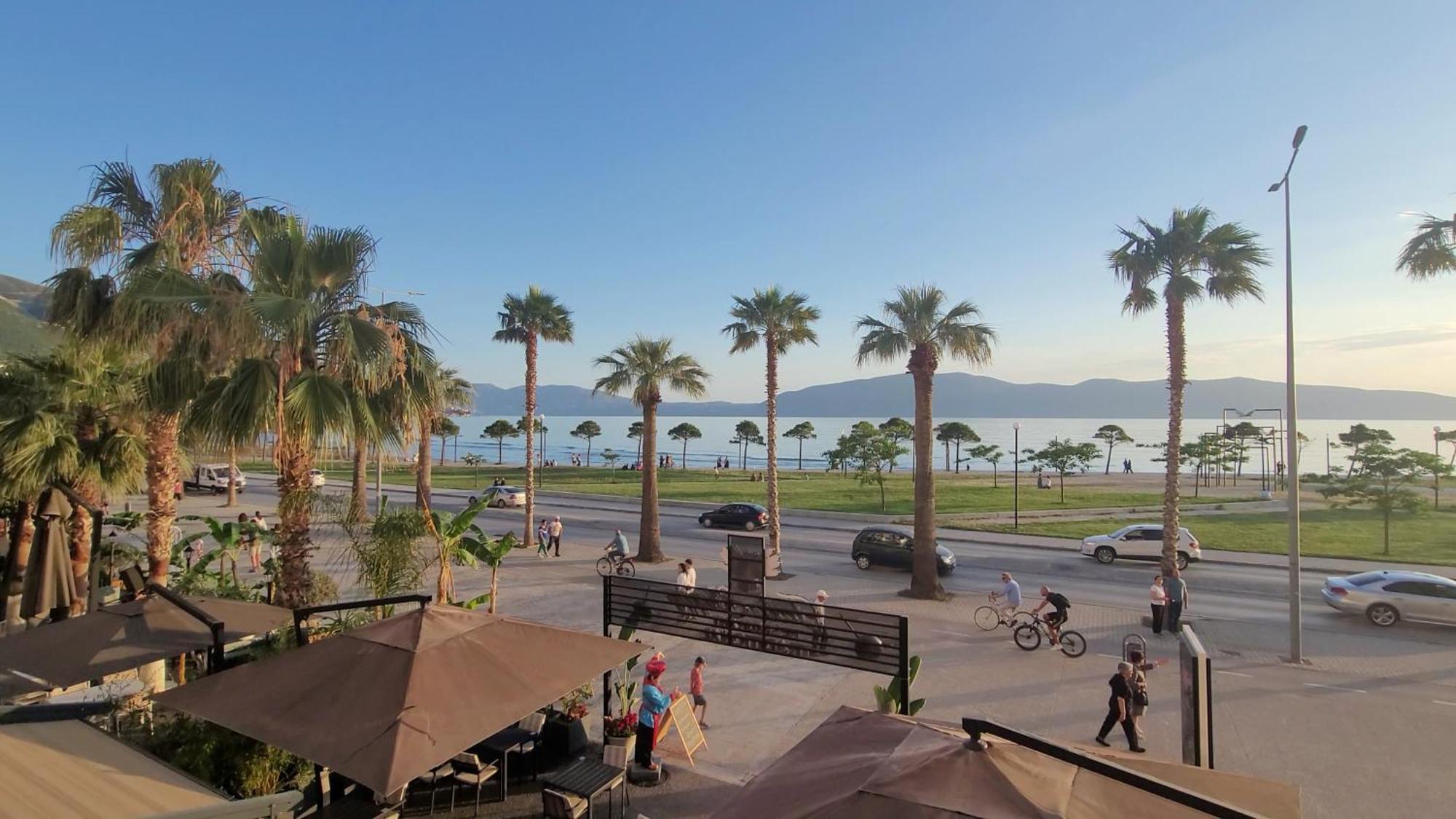 Haris Hotel Vlorë エクステリア 写真
