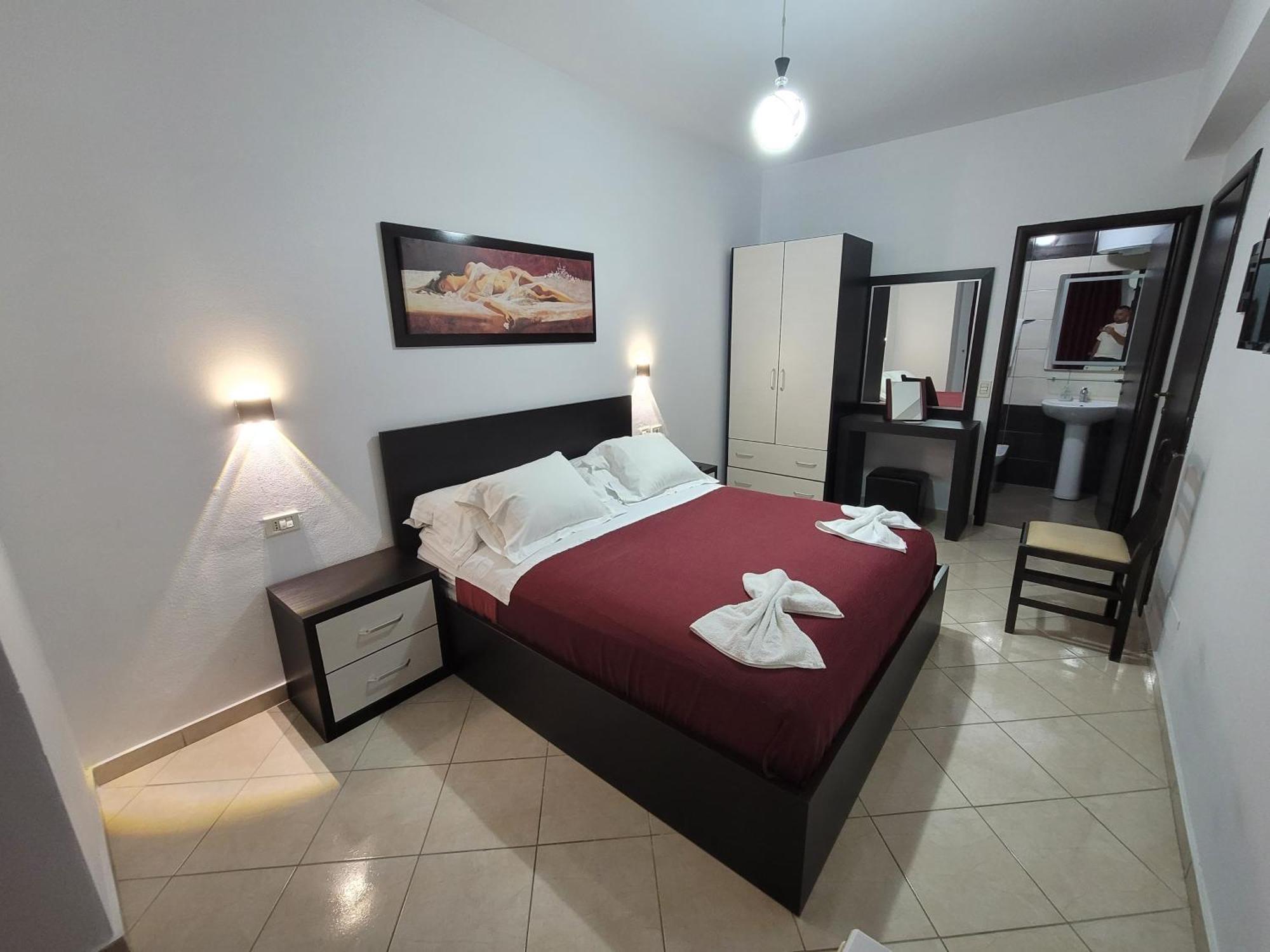 Haris Hotel Vlorë エクステリア 写真