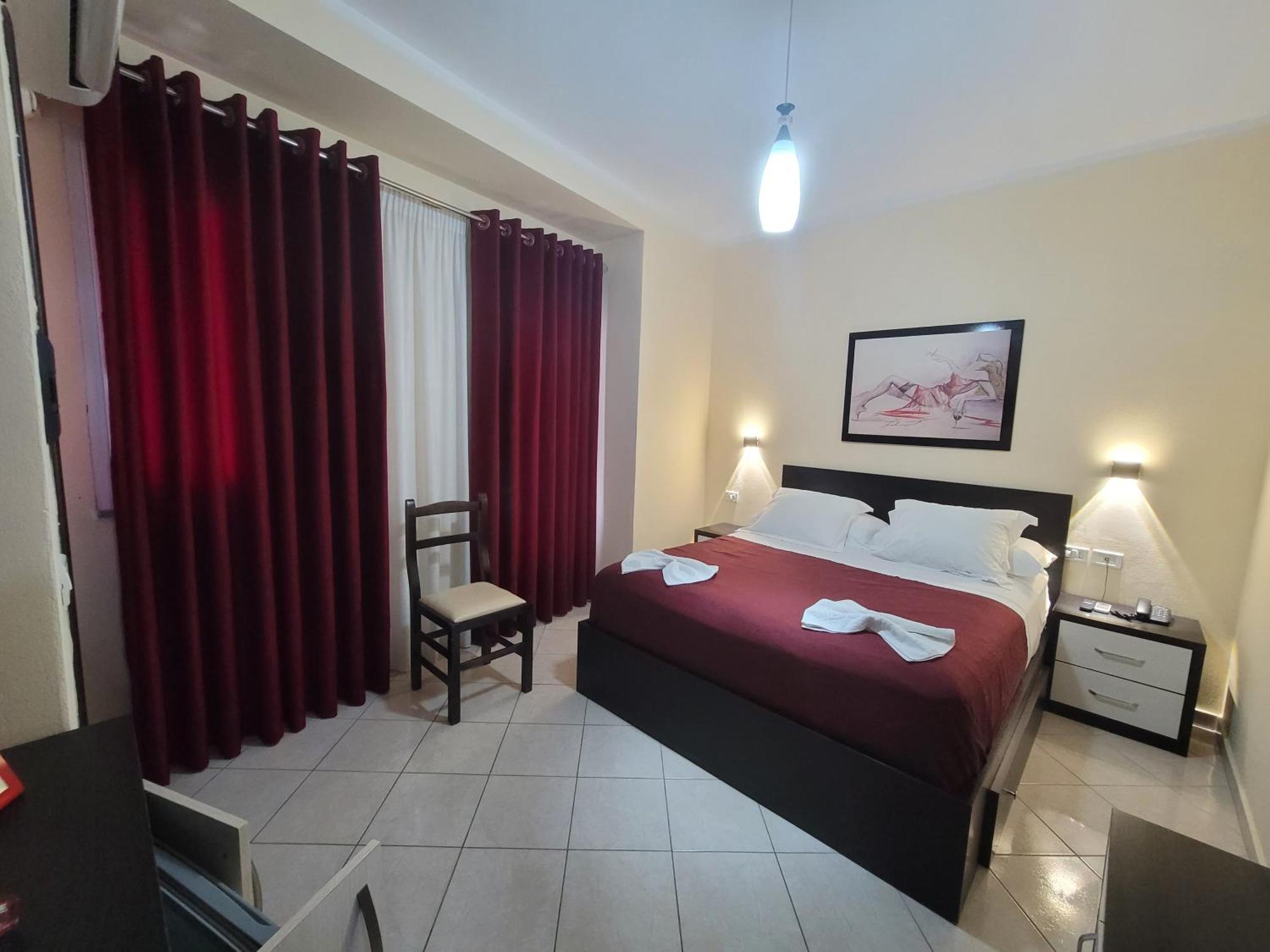 Haris Hotel Vlorë エクステリア 写真