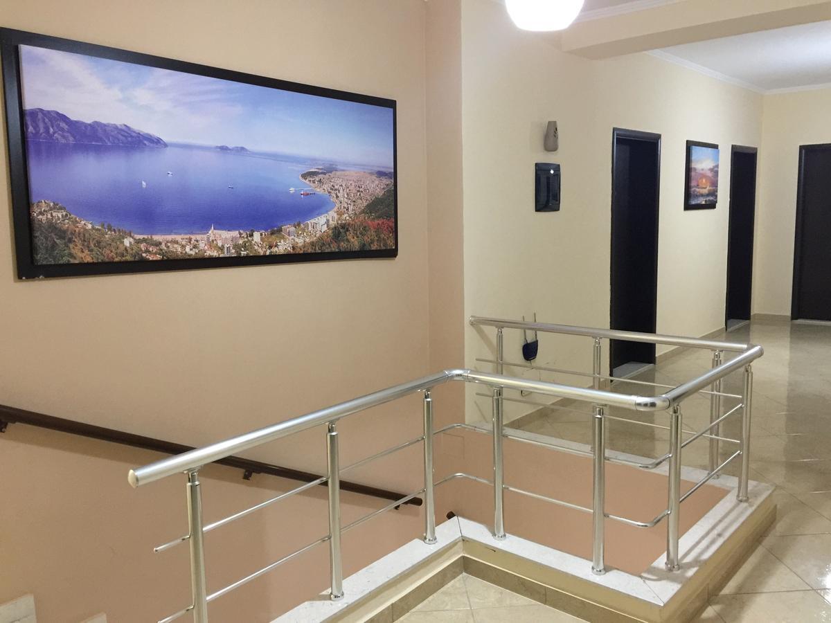 Haris Hotel Vlorë エクステリア 写真