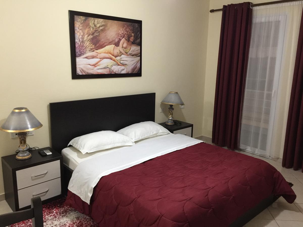 Haris Hotel Vlorë エクステリア 写真