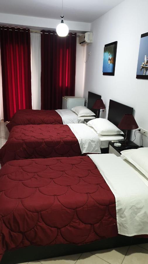 Haris Hotel Vlorë エクステリア 写真
