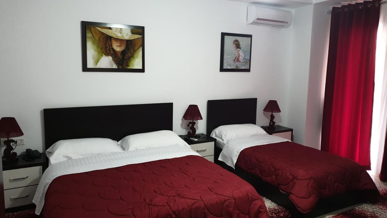 Haris Hotel Vlorë エクステリア 写真