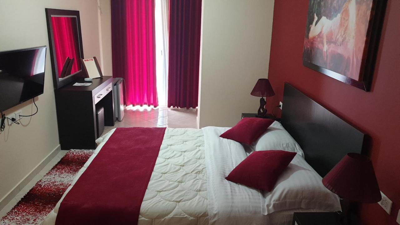 Haris Hotel Vlorë エクステリア 写真